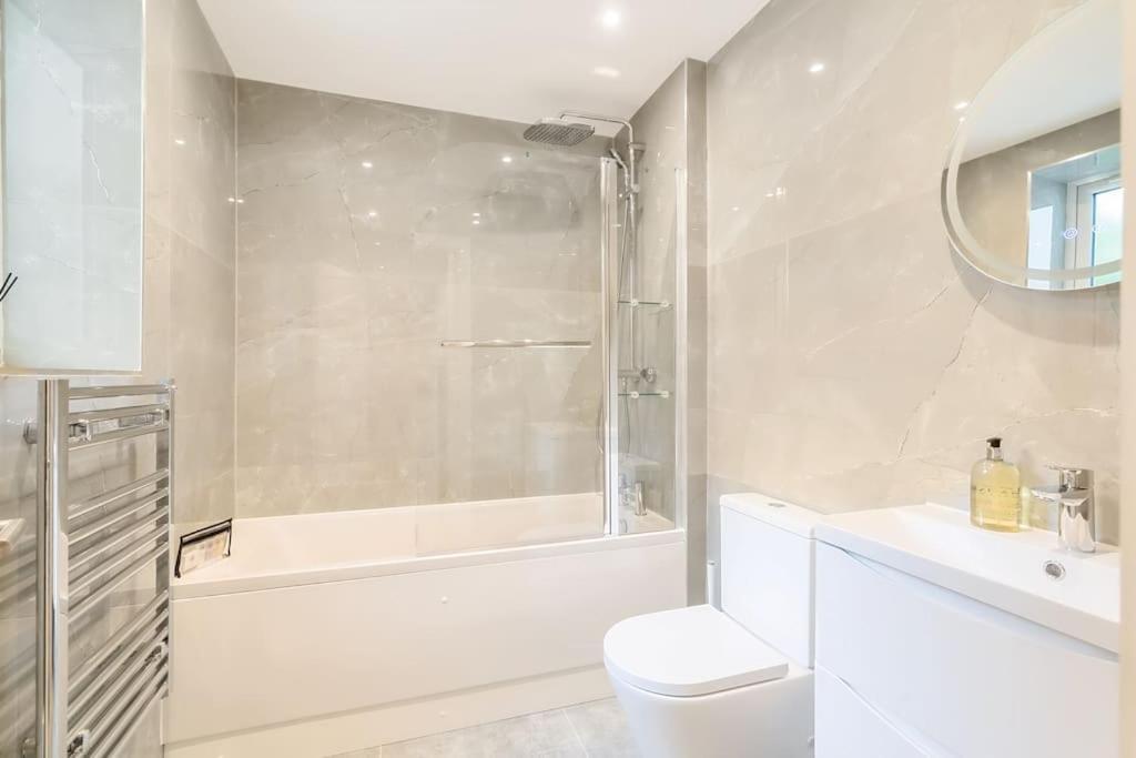 The Solo Haven 20 Min To Central London Bagian luar foto